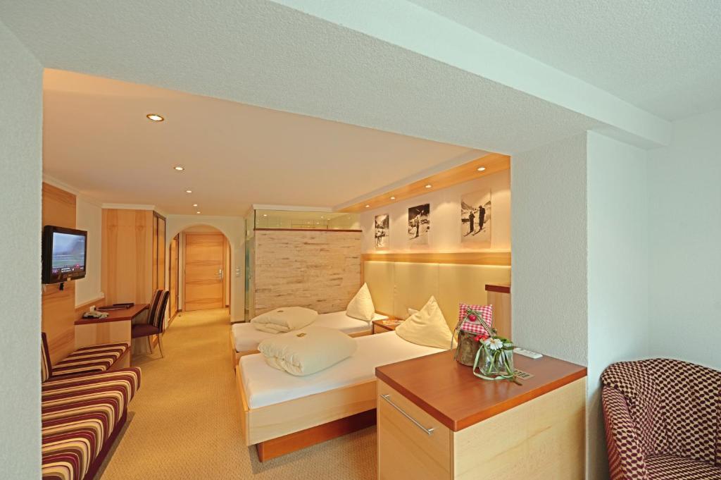 Hotel Arnika ايشجل الغرفة الصورة